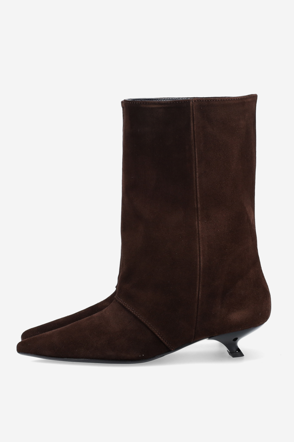 Unforgettable suede boots