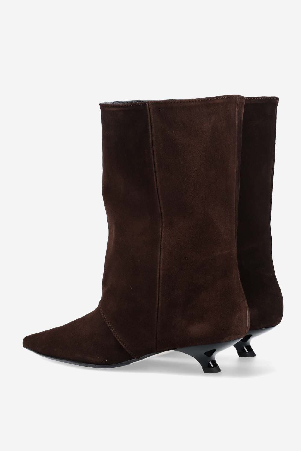 Unforgettable suede boots