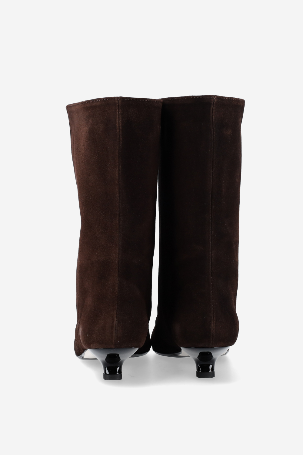 Unforgettable suede boots