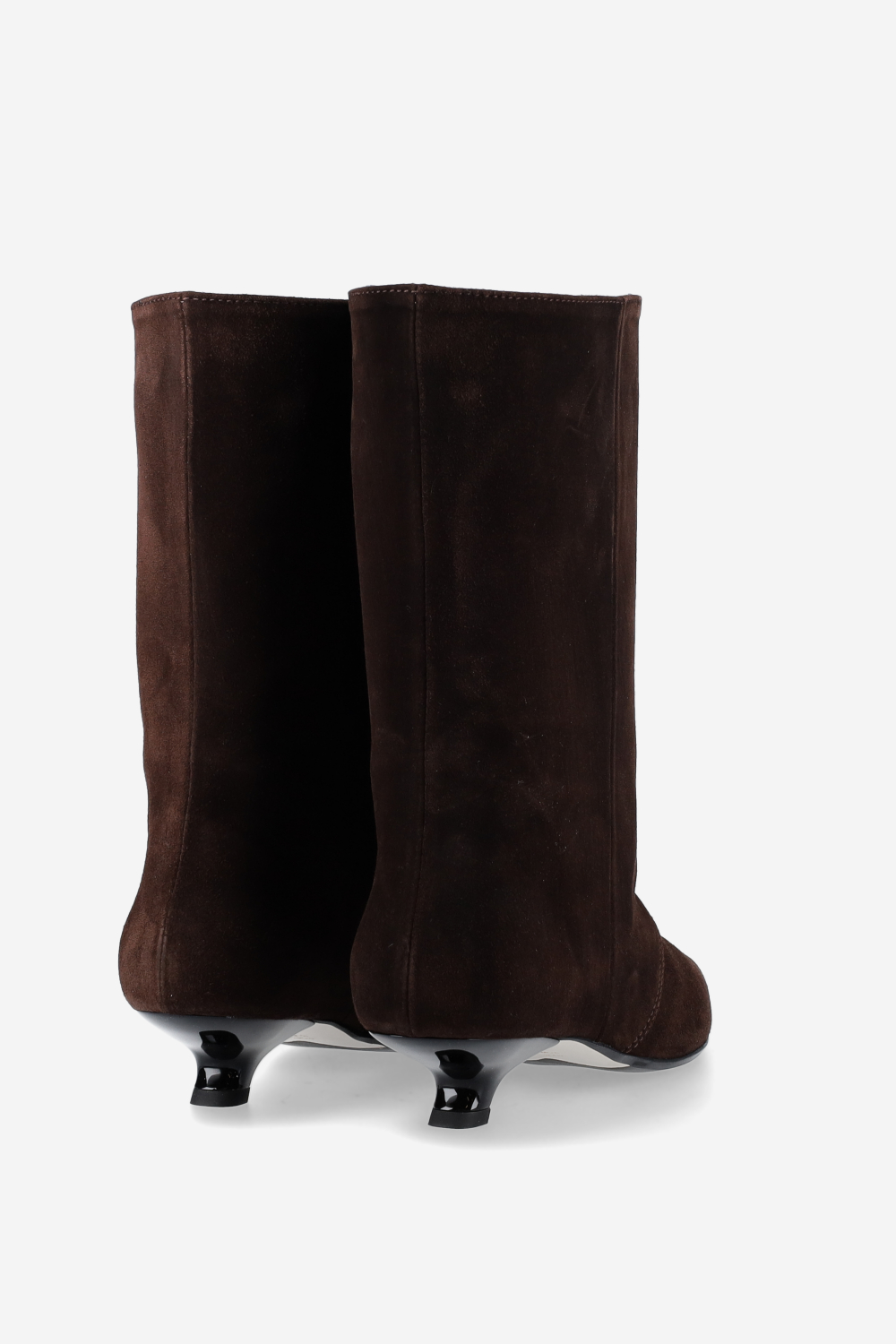 Unforgettable suede boots