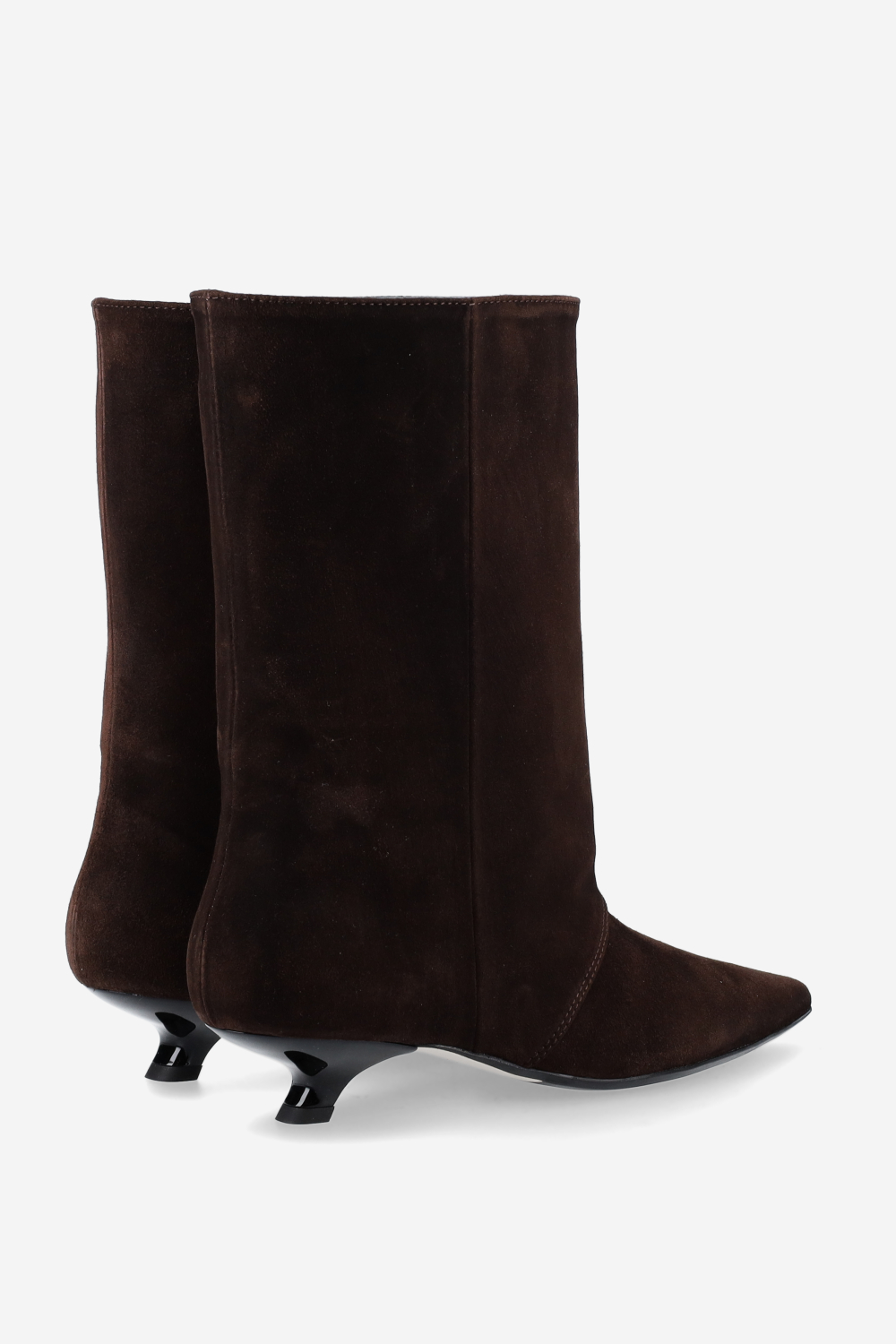 Unforgettable suede boots