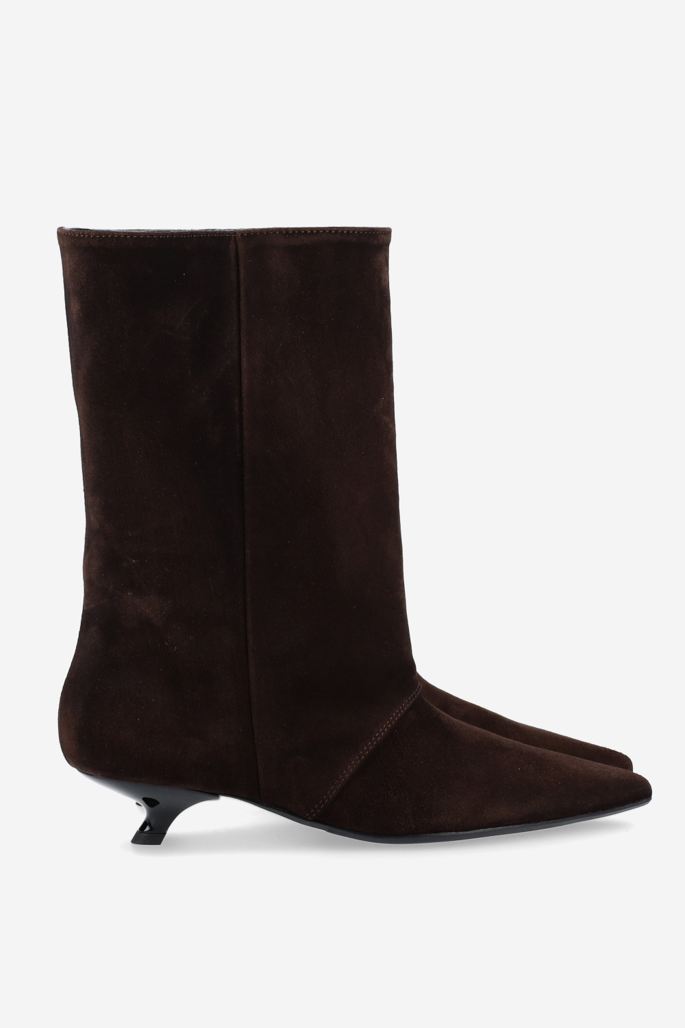 Unforgettable suede boots