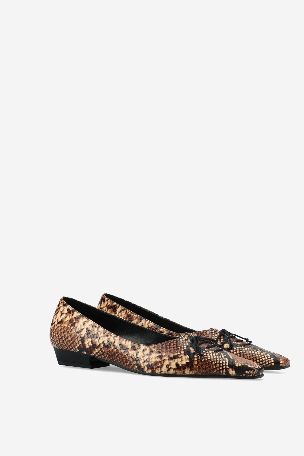 Leather lace-up pumps