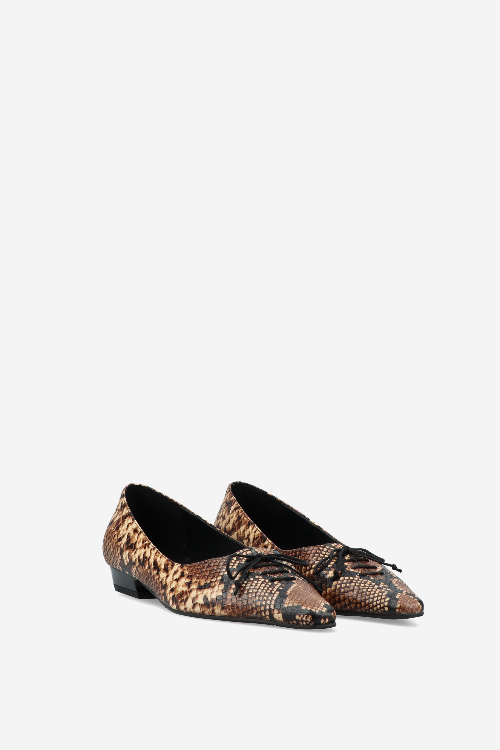 Leather lace-up pumps