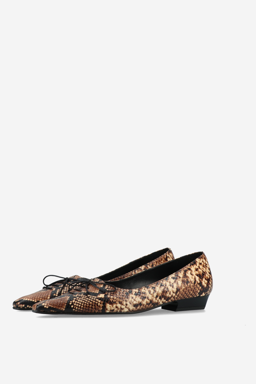 Leather lace-up pumps