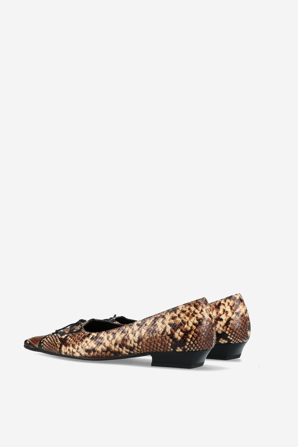 Leather lace-up pumps