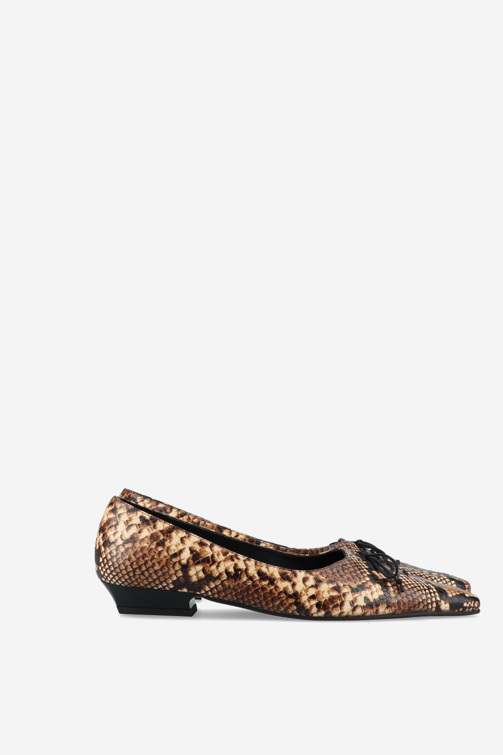 Leather lace-up pumps