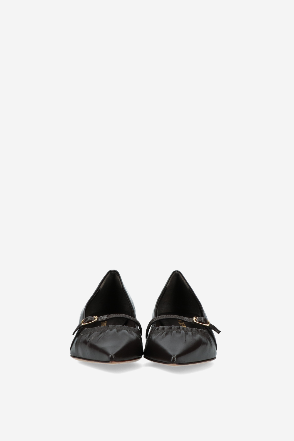 Pointed-toe leather pumps