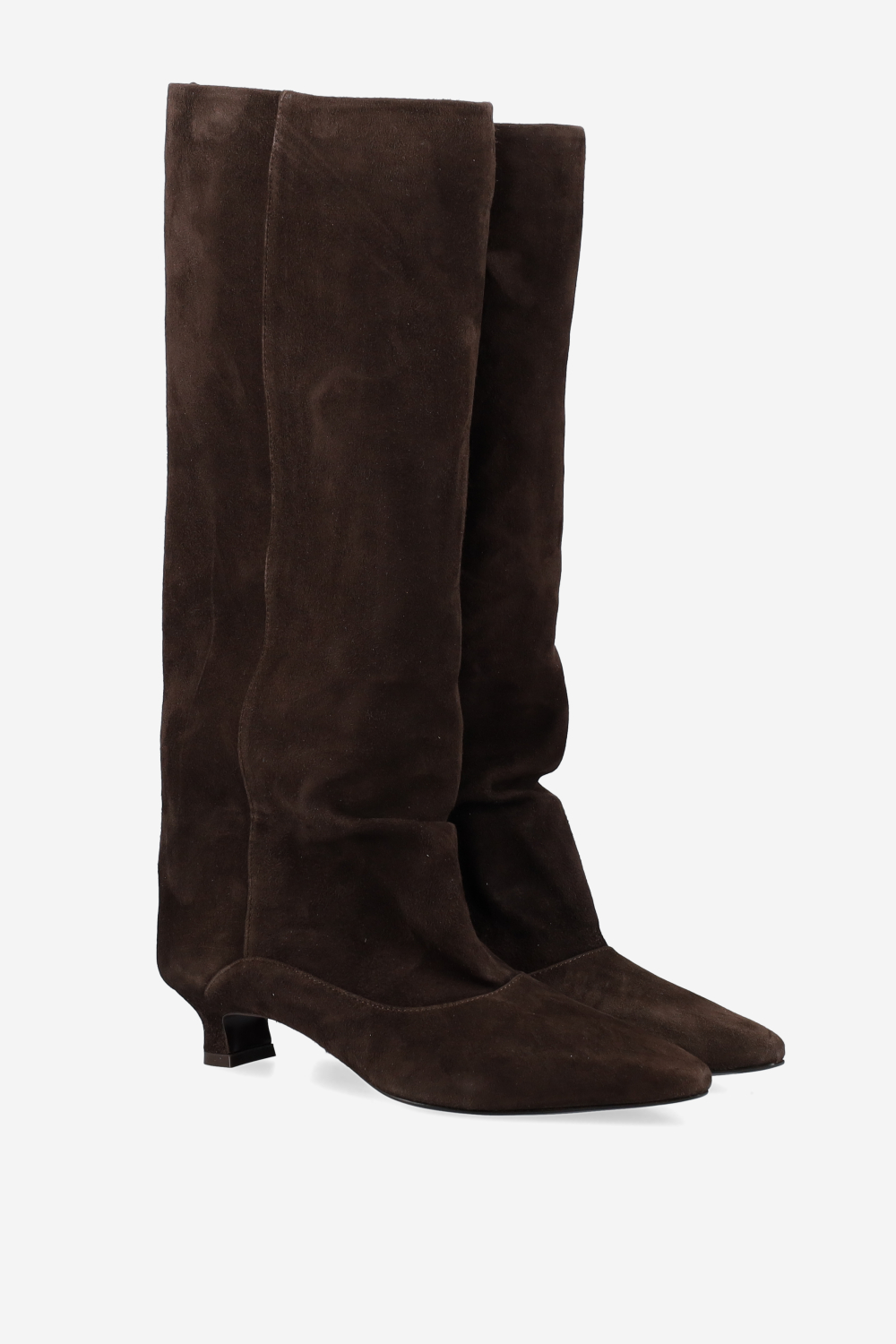 Pointed-toe suede boots