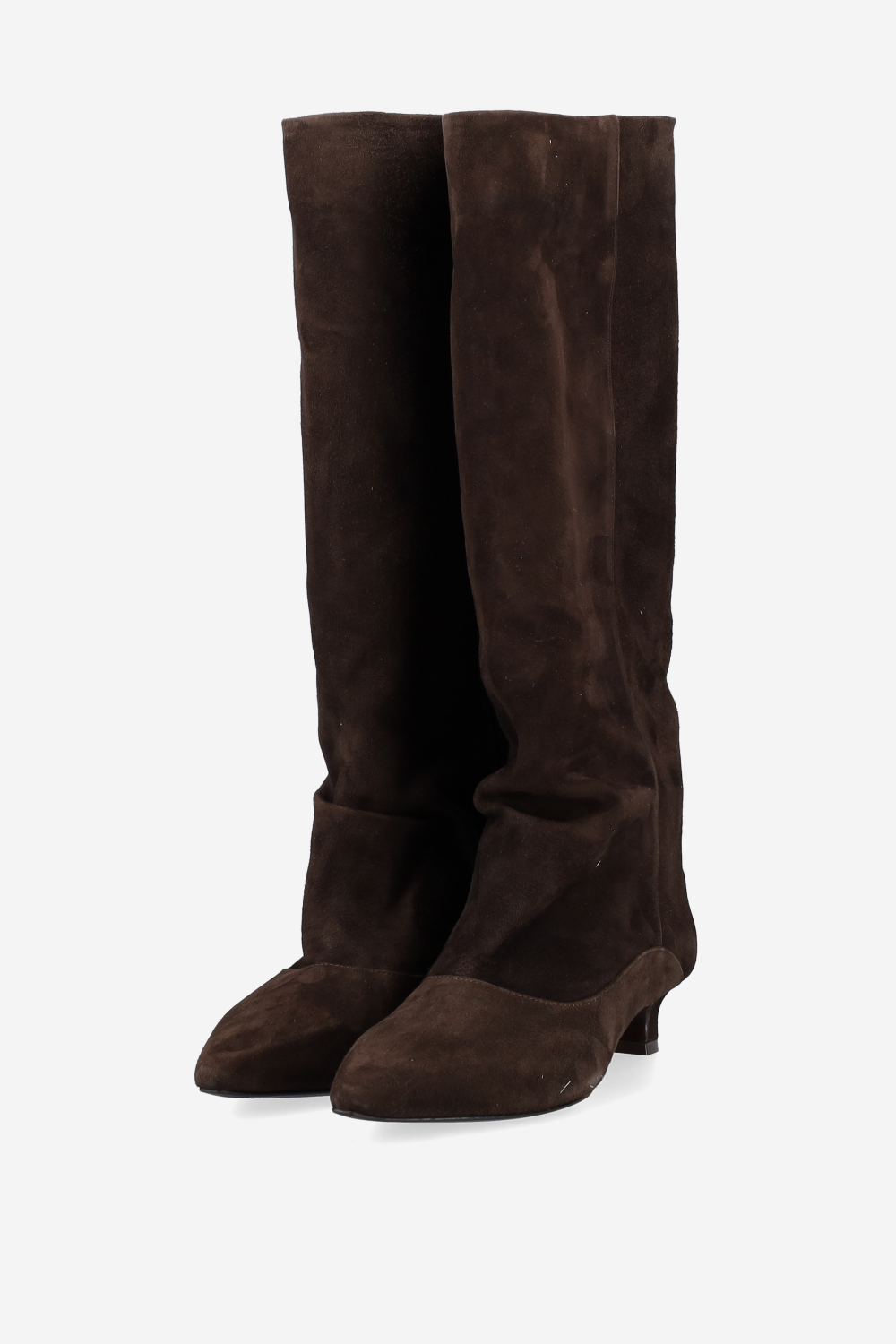 Pointed-toe suede boots