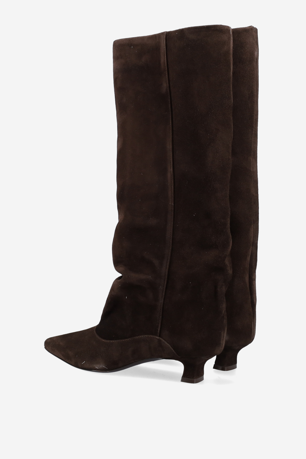 Pointed-toe suede boots