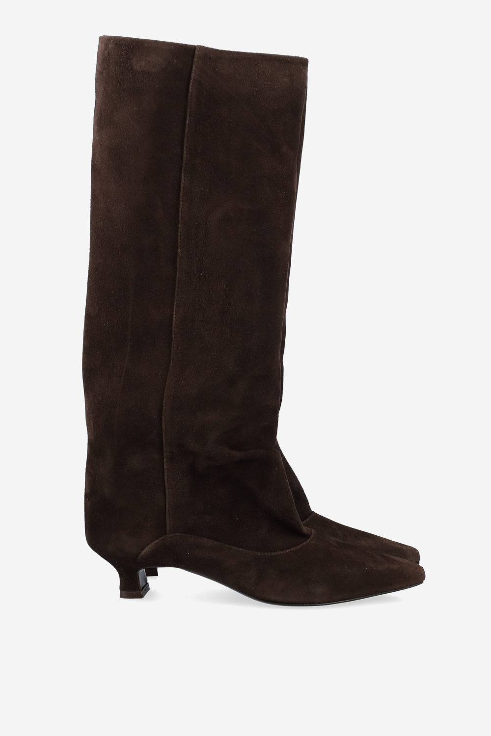 Pointed-toe suede boots