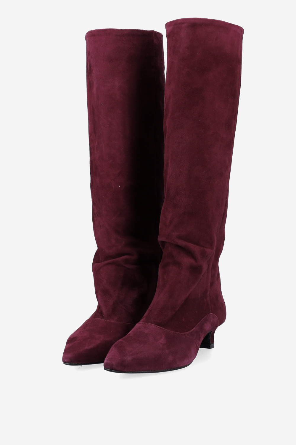 Pointed-toe suede boots