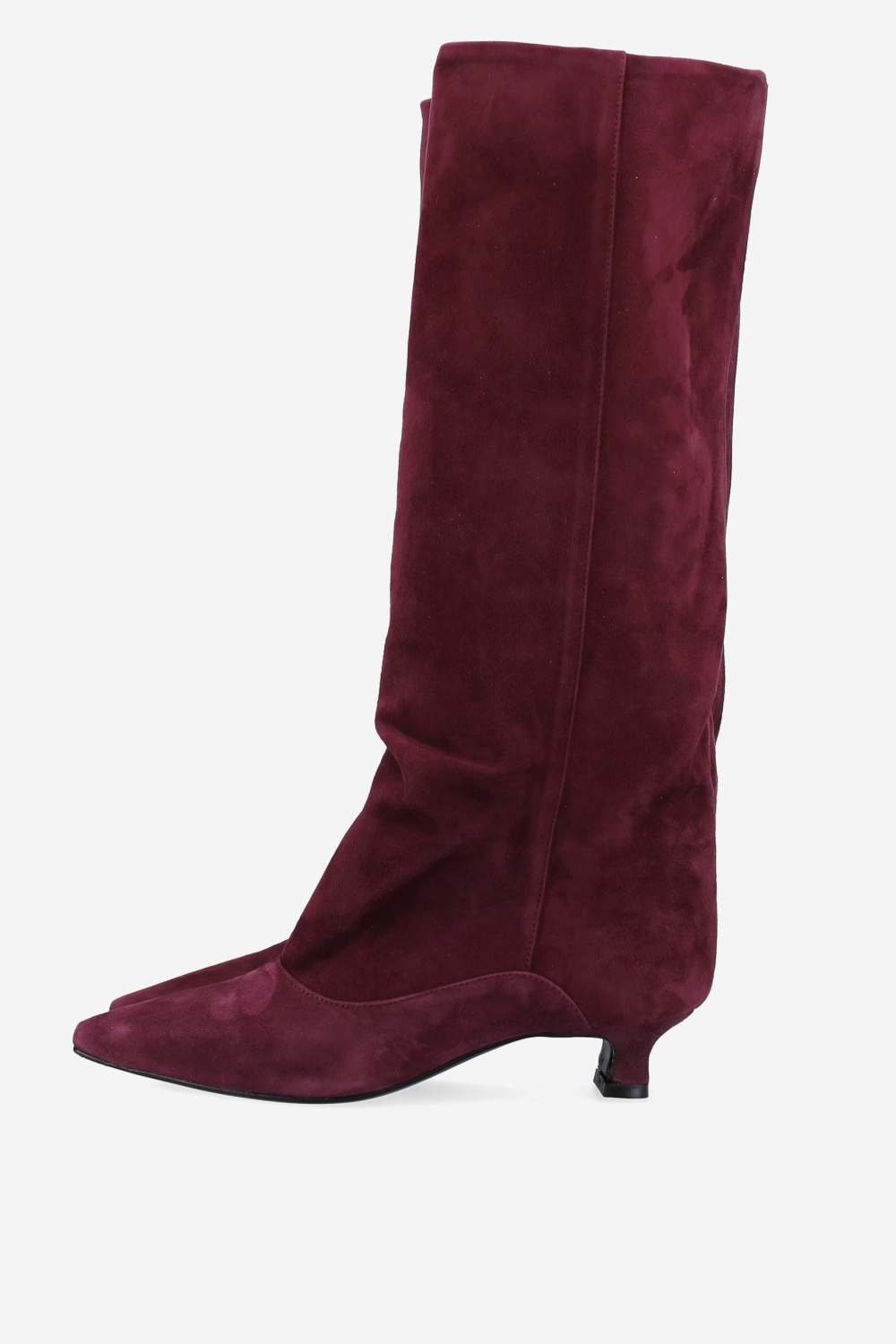 Pointed-toe suede boots