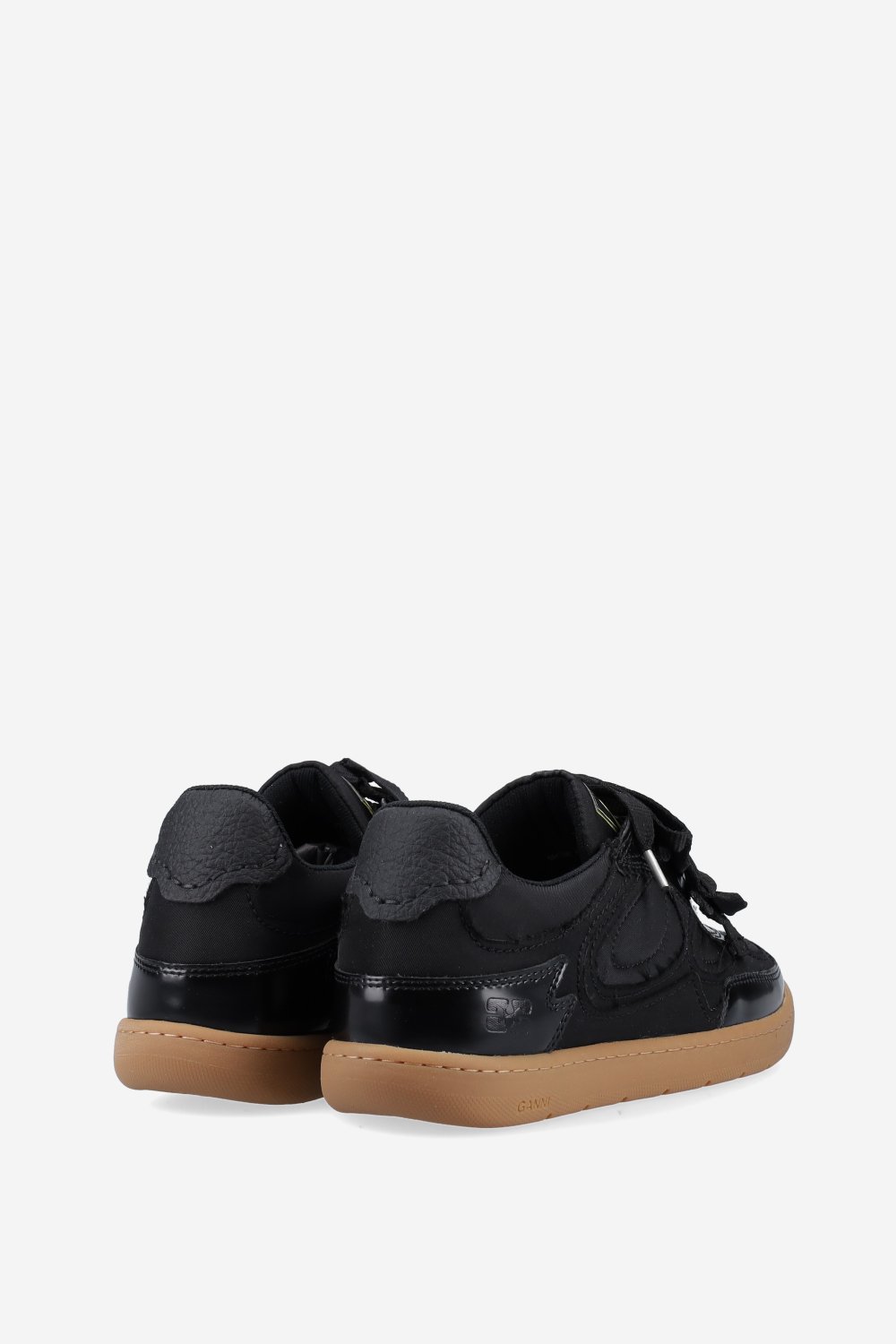 ’08 crinkle sneakers