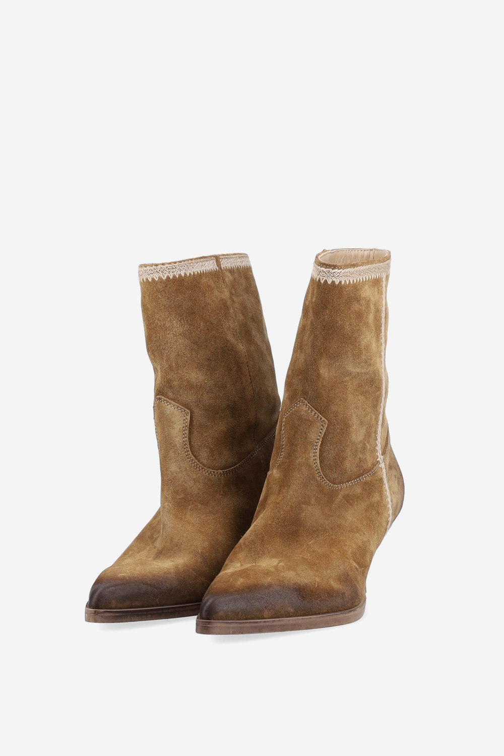 Pointed-toe suede ankle boots
