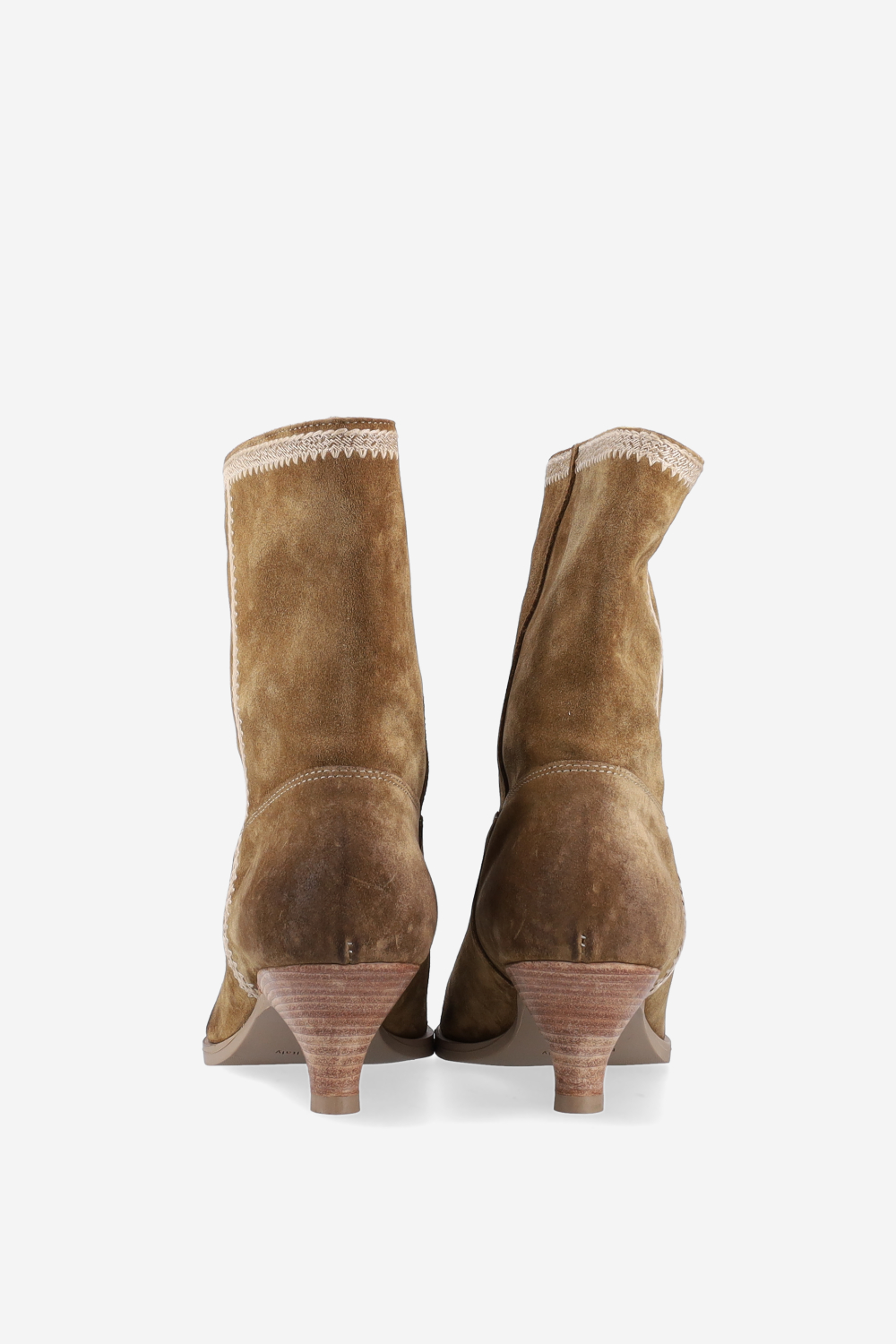 Pointed-toe suede ankle boots