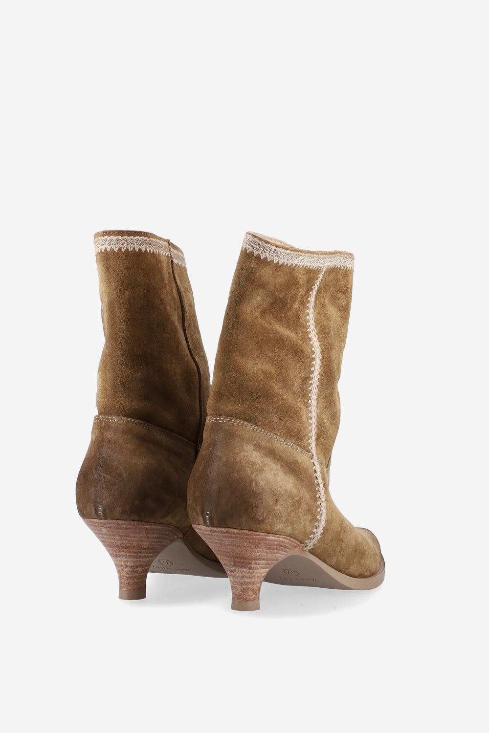 Pointed-toe suede ankle boots