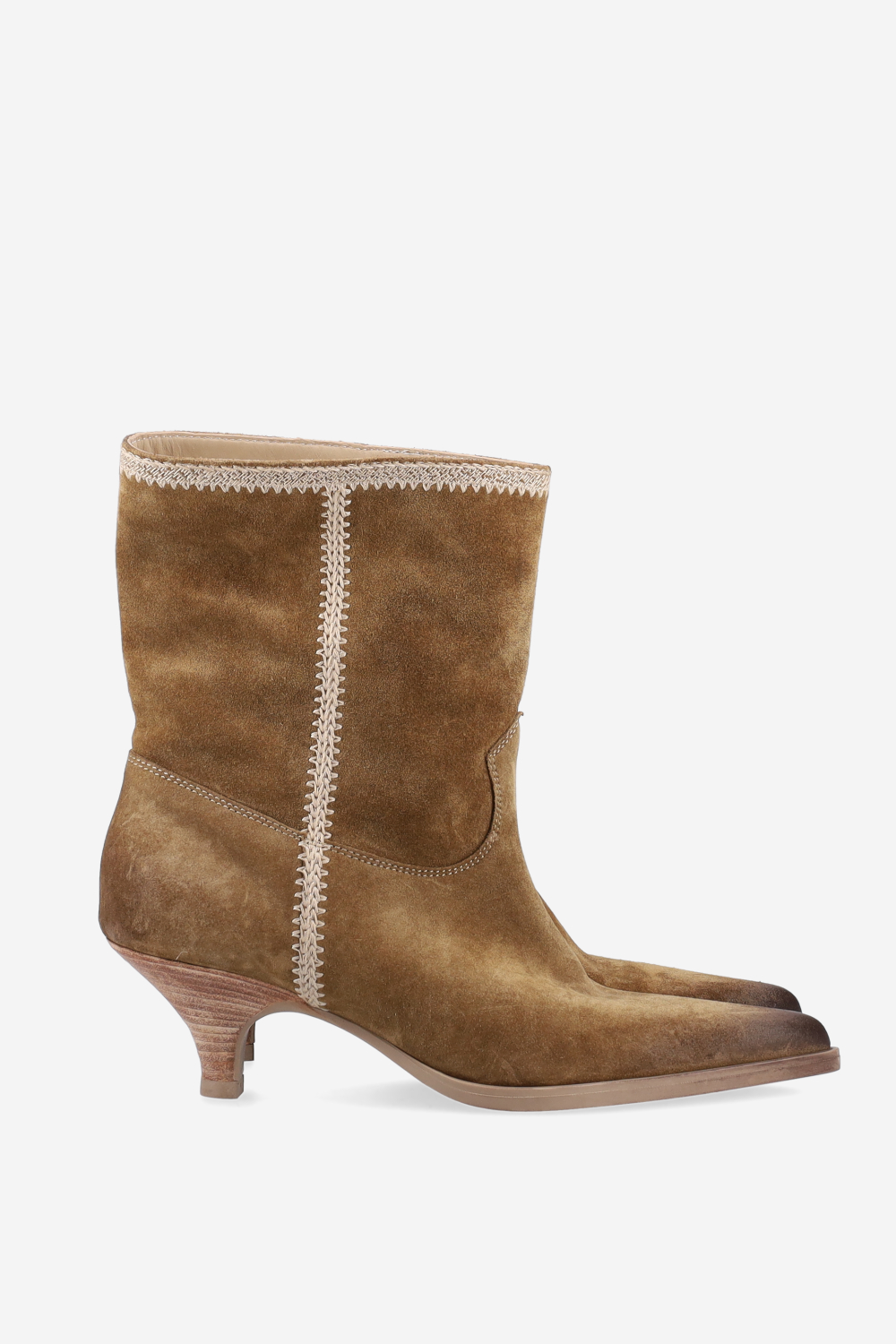 Pointed-toe suede ankle boots