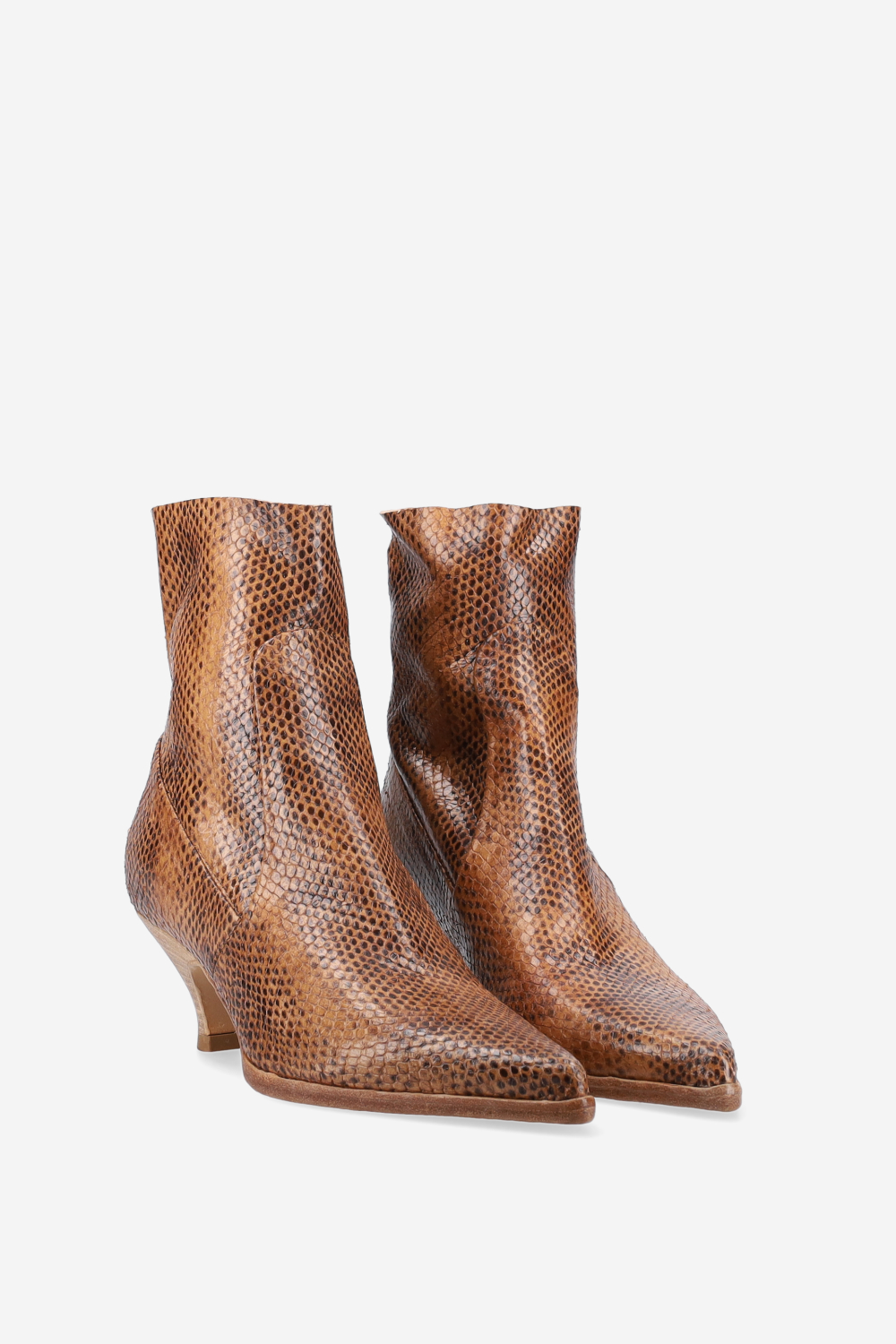 Pointed-toe leather ankle boots