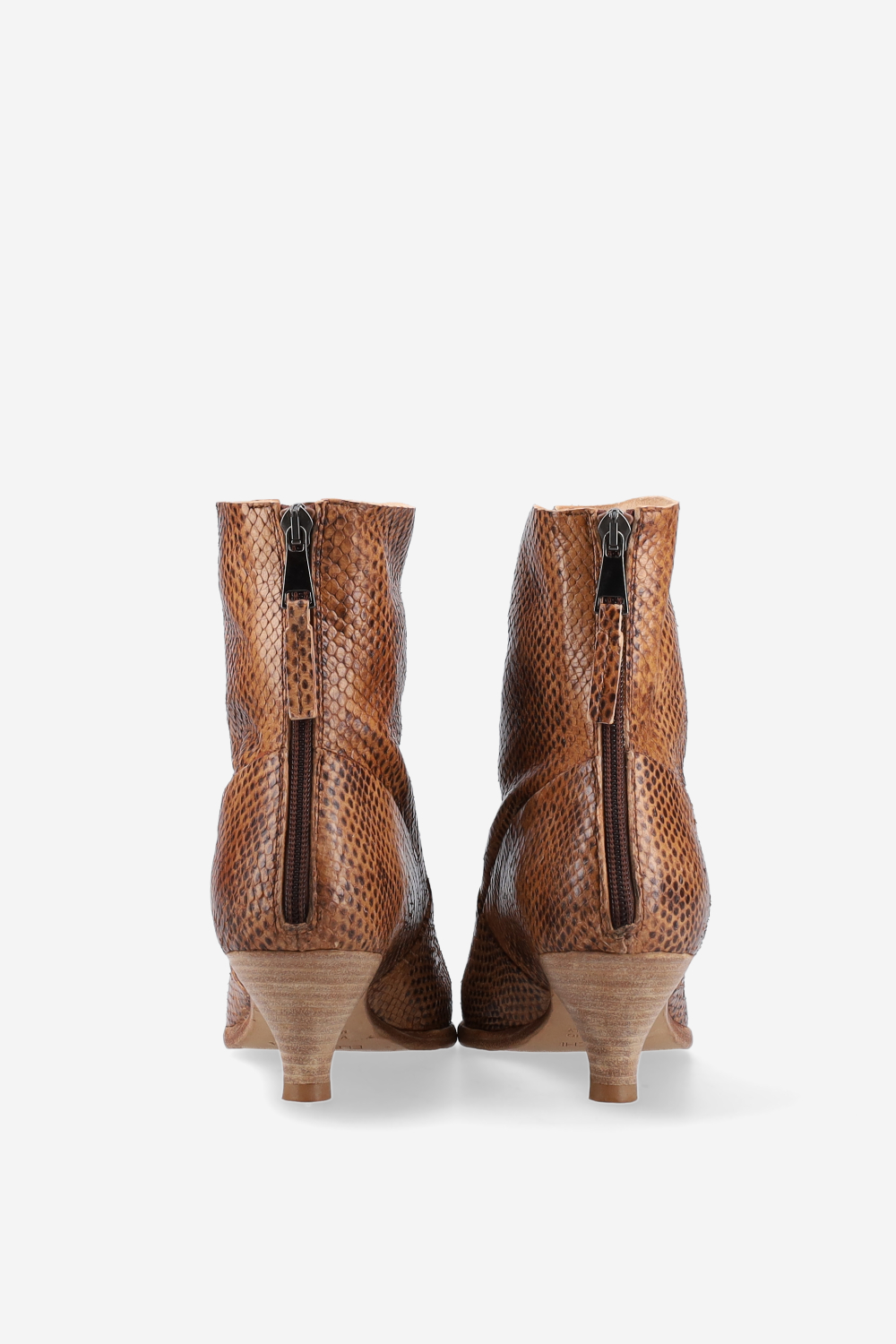 Pointed-toe leather ankle boots
