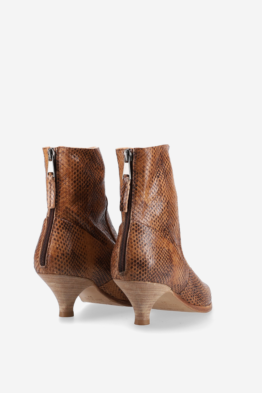 Pointed-toe leather ankle boots