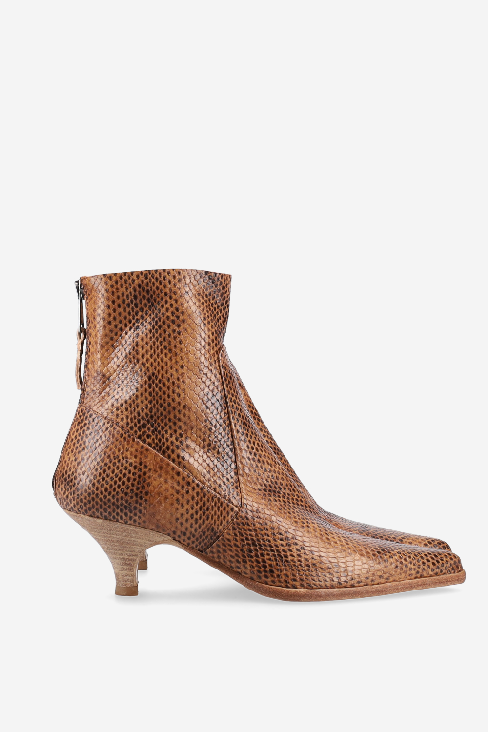 Pointed-toe leather ankle boots
