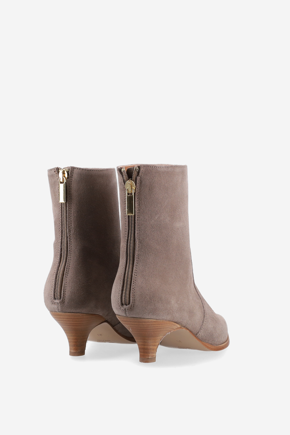 Pointed-toe suede zipper boots