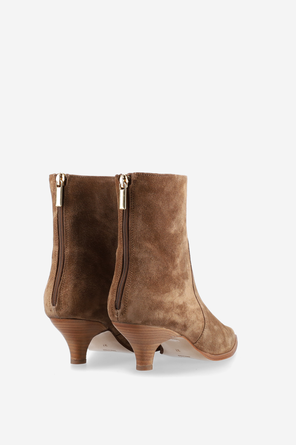 Pointed-toe suede zipper boots