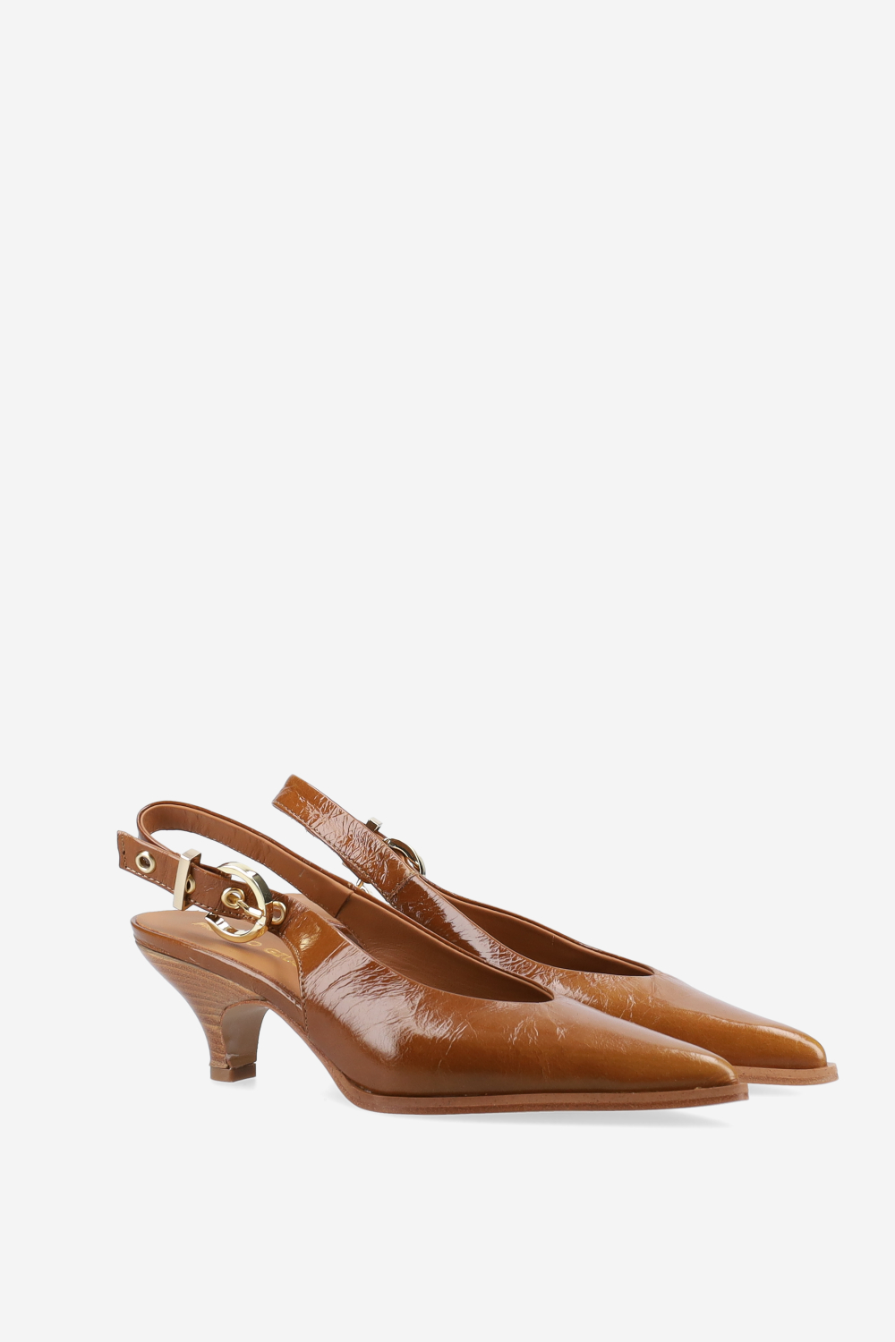 Pointed-toe patent leather slingbacks