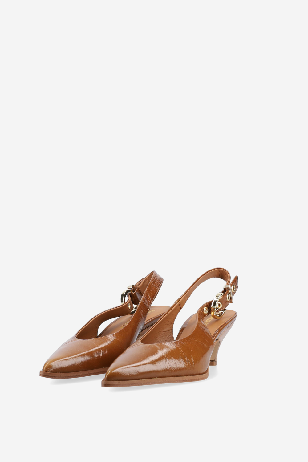 Pointed-toe patent leather slingbacks