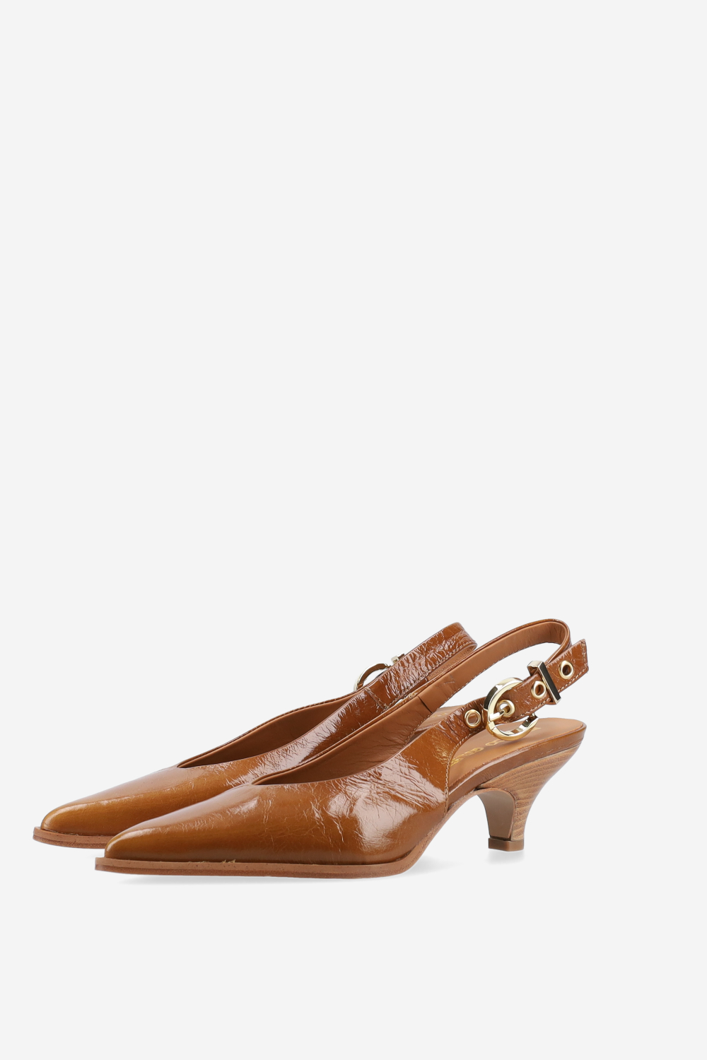 Pointed-toe patent leather slingbacks