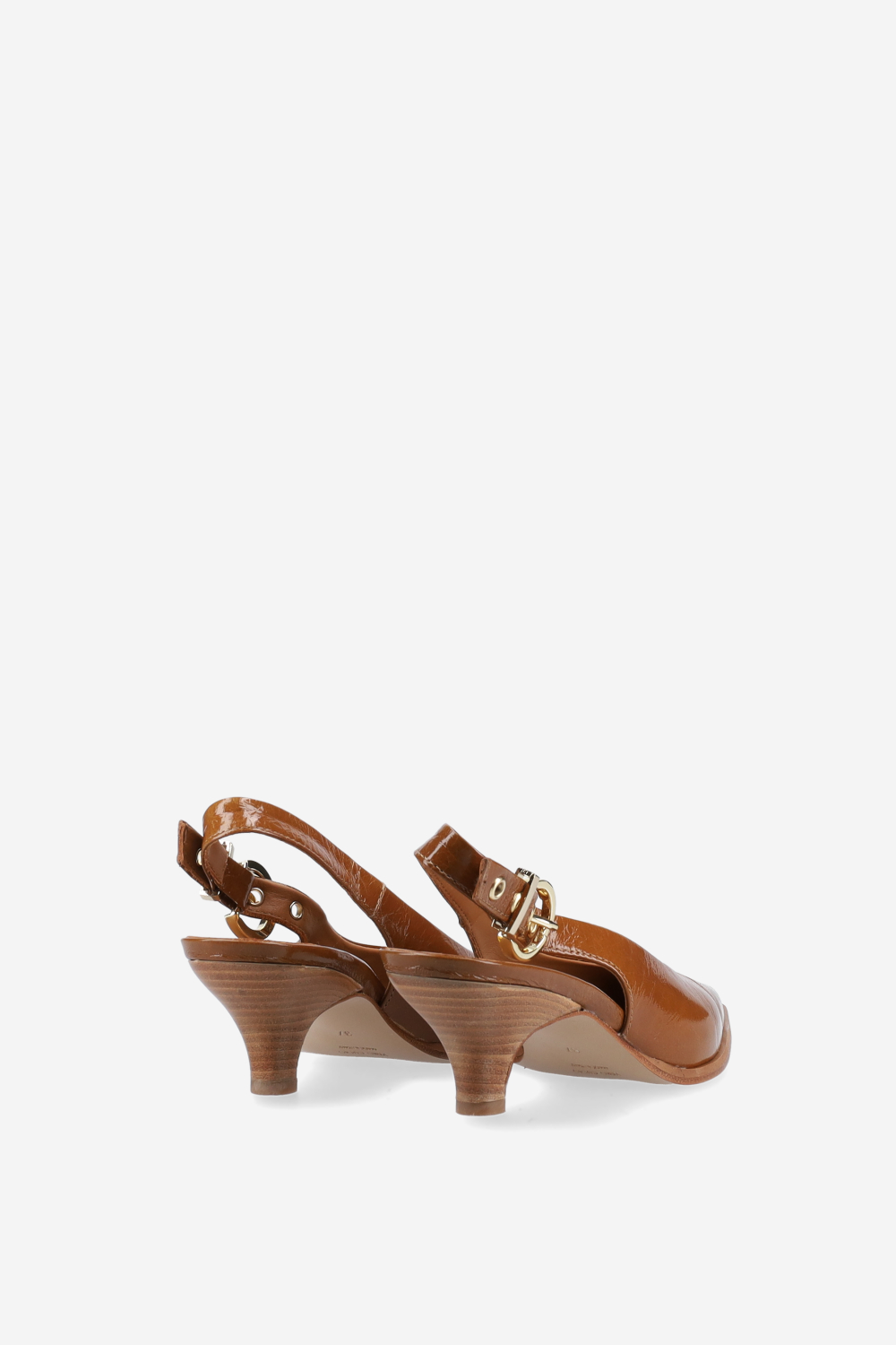 Pointed-toe patent leather slingbacks
