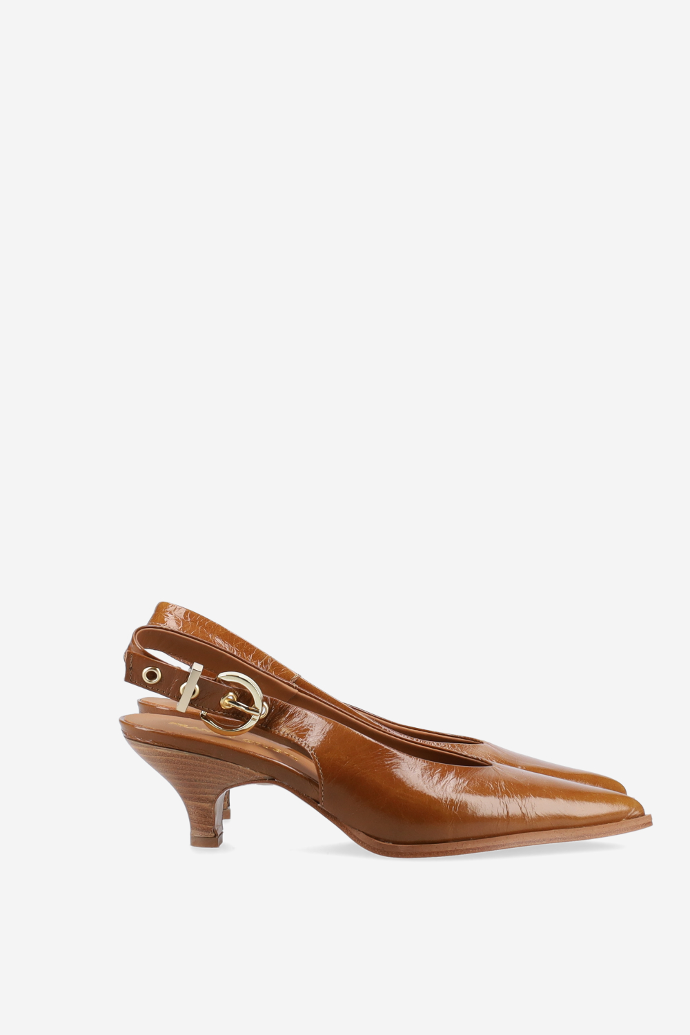 Pointed-toe patent leather slingbacks