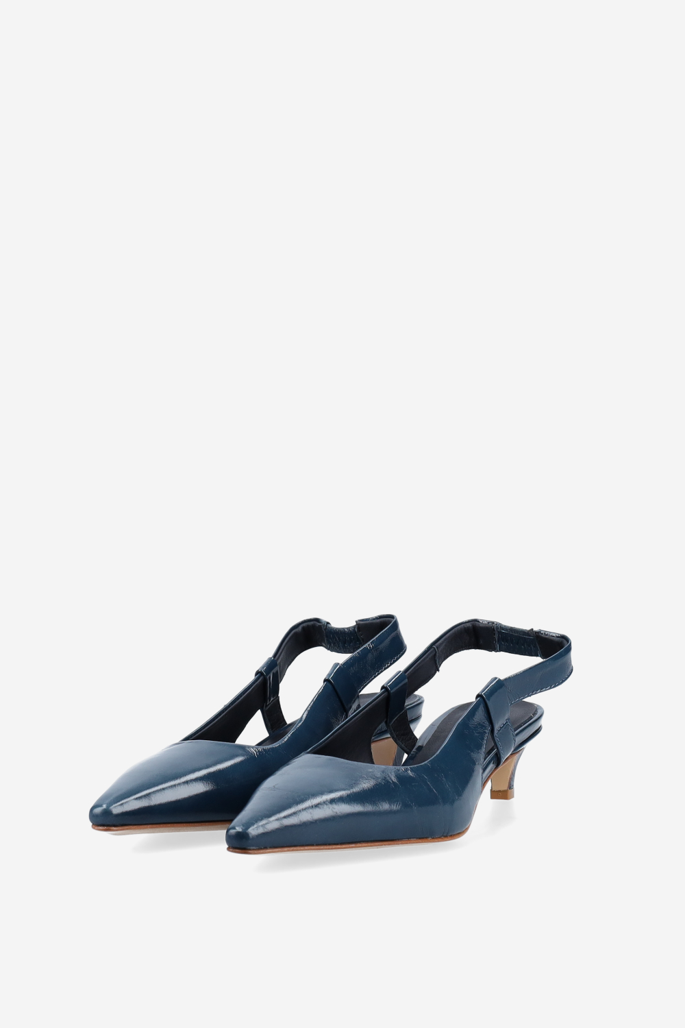 Pointed-toe patent leather slingbacks