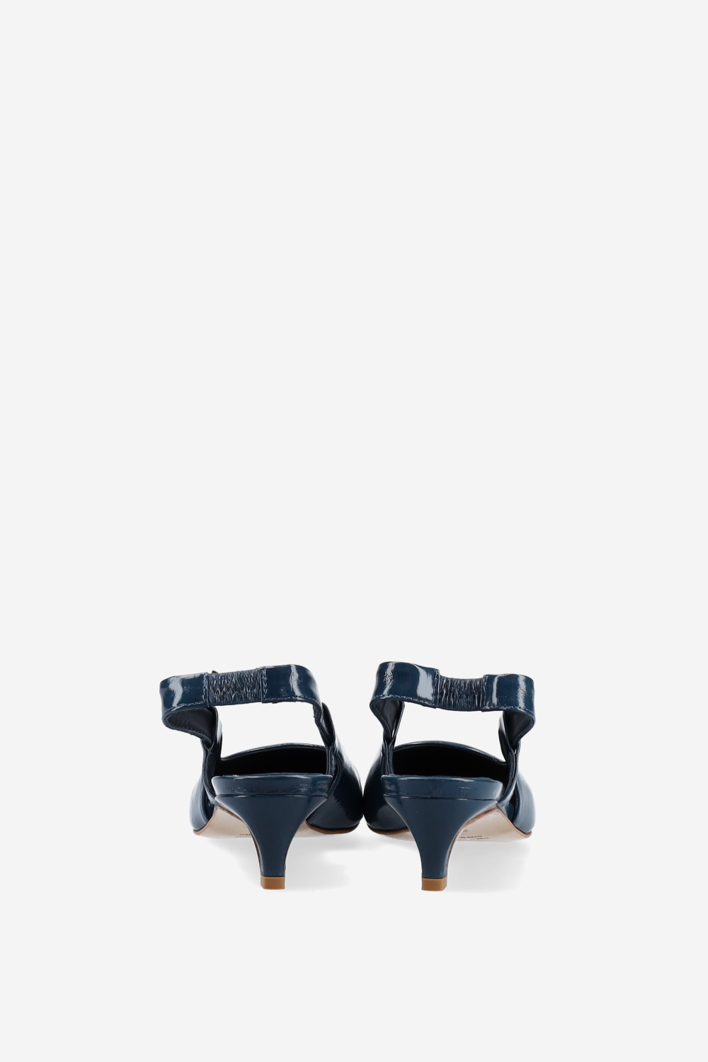 Pointed-toe patent leather slingbacks