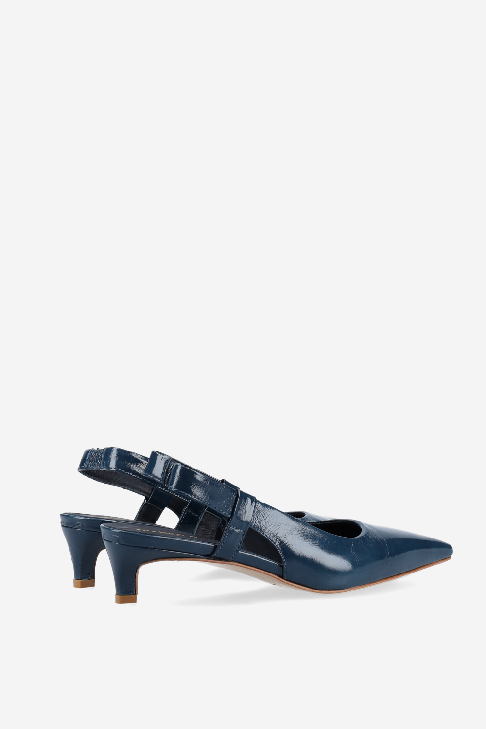 Pointed-toe patent leather slingbacks