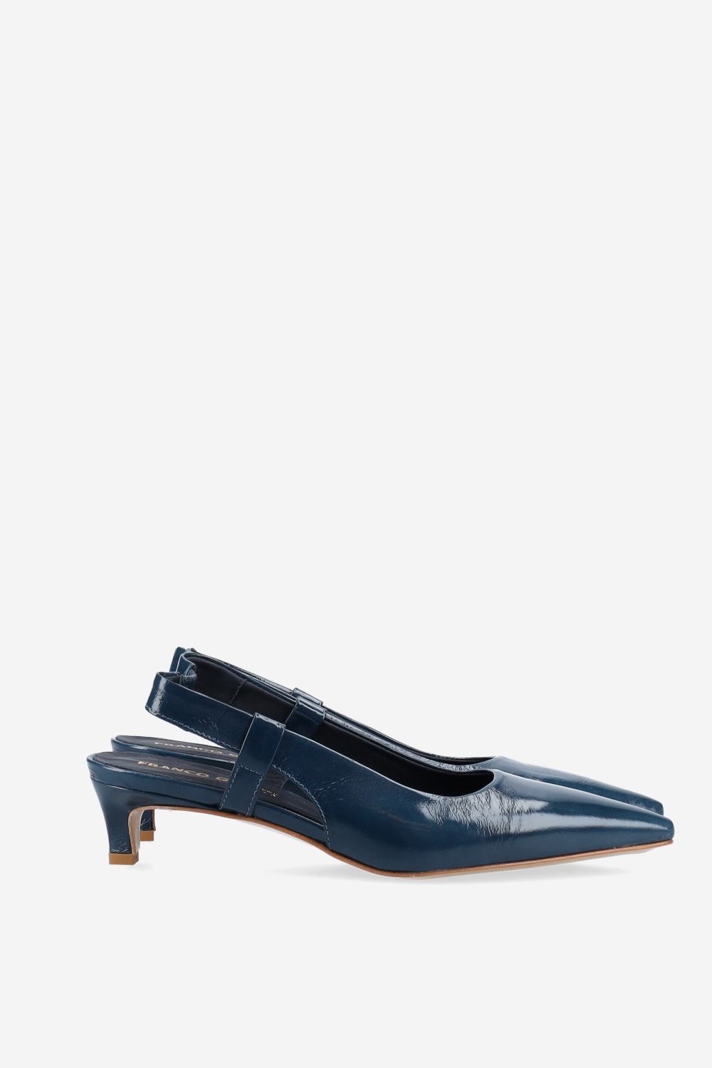 Pointed-toe patent leather slingbacks