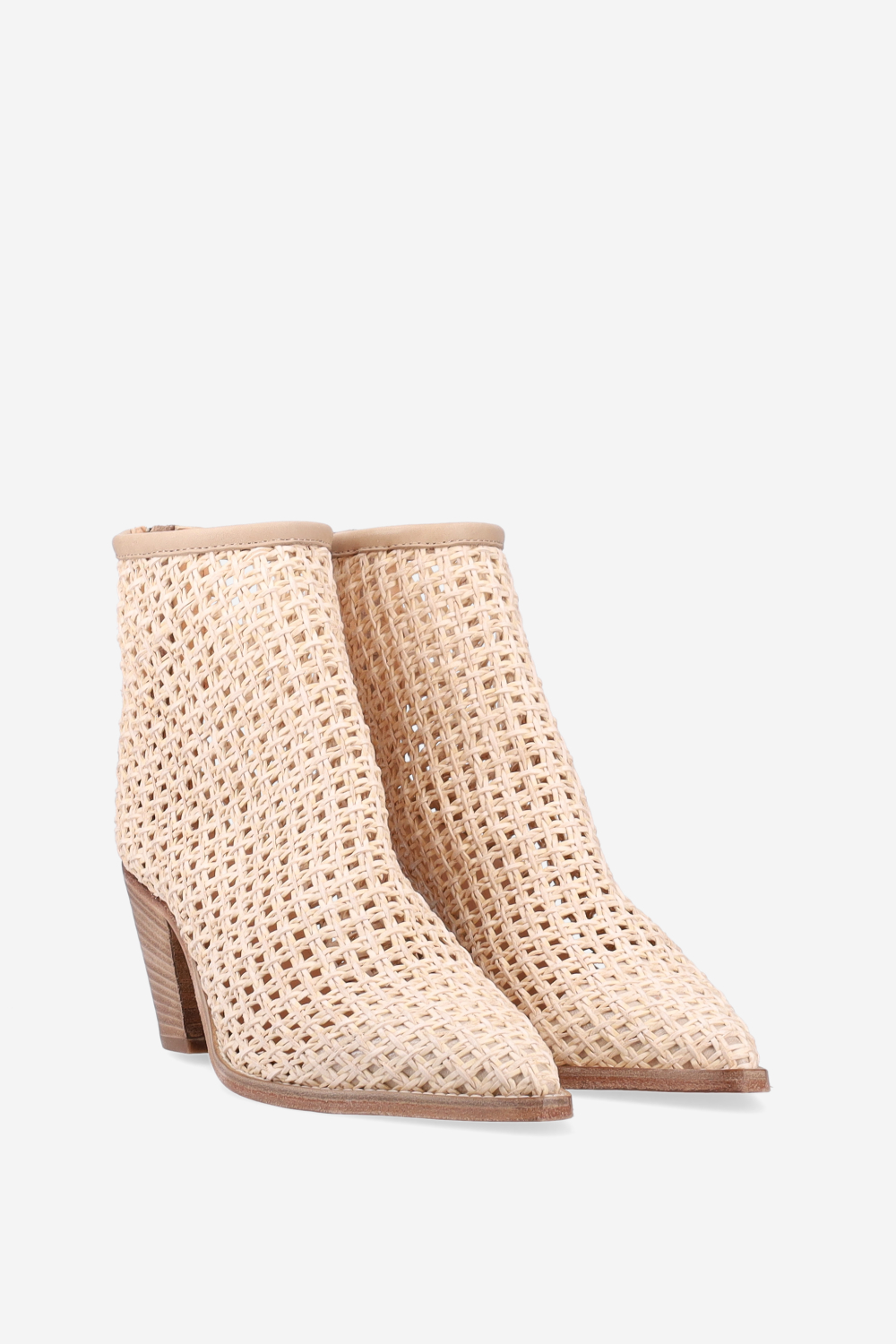 Pointed-toe raffia boots