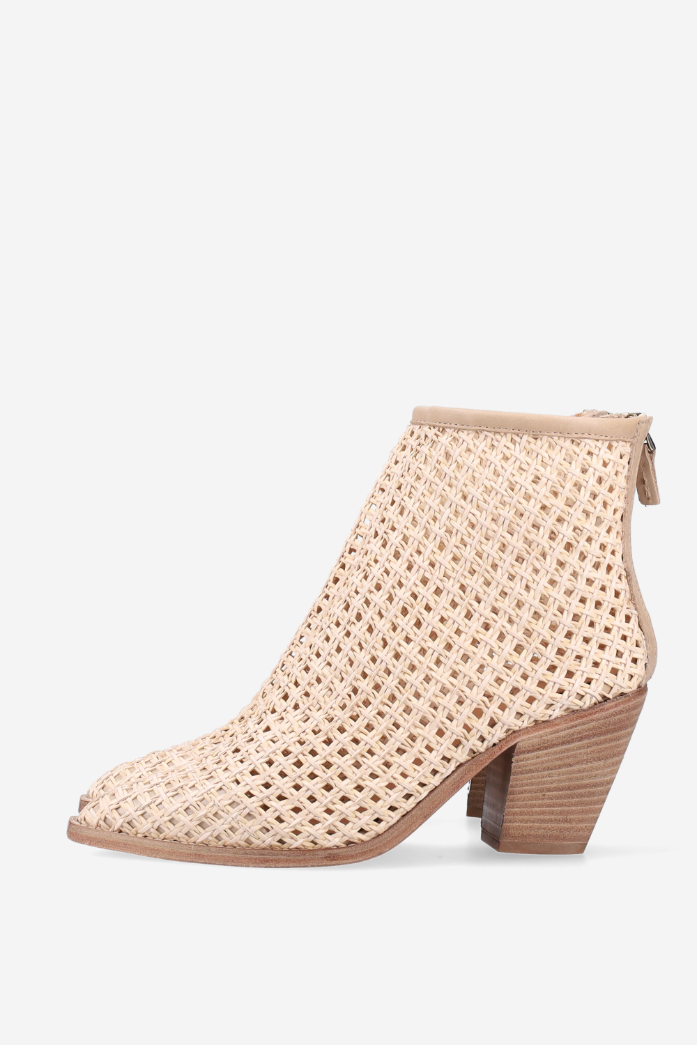 Pointed-toe raffia boots