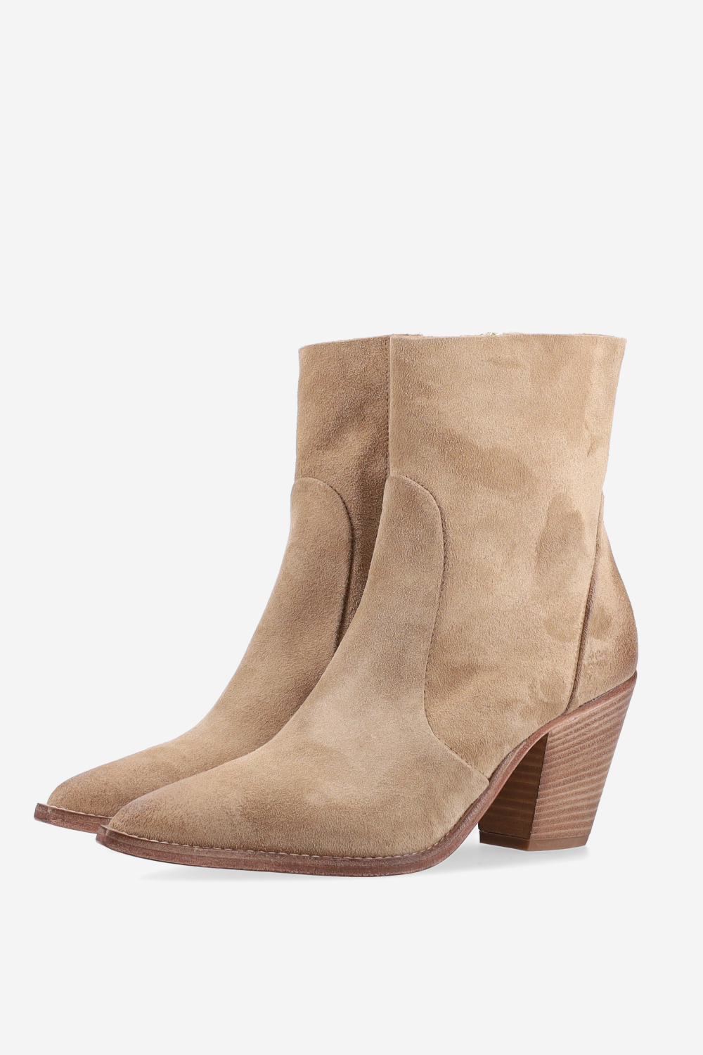 Pointed-toe suede ankle boots