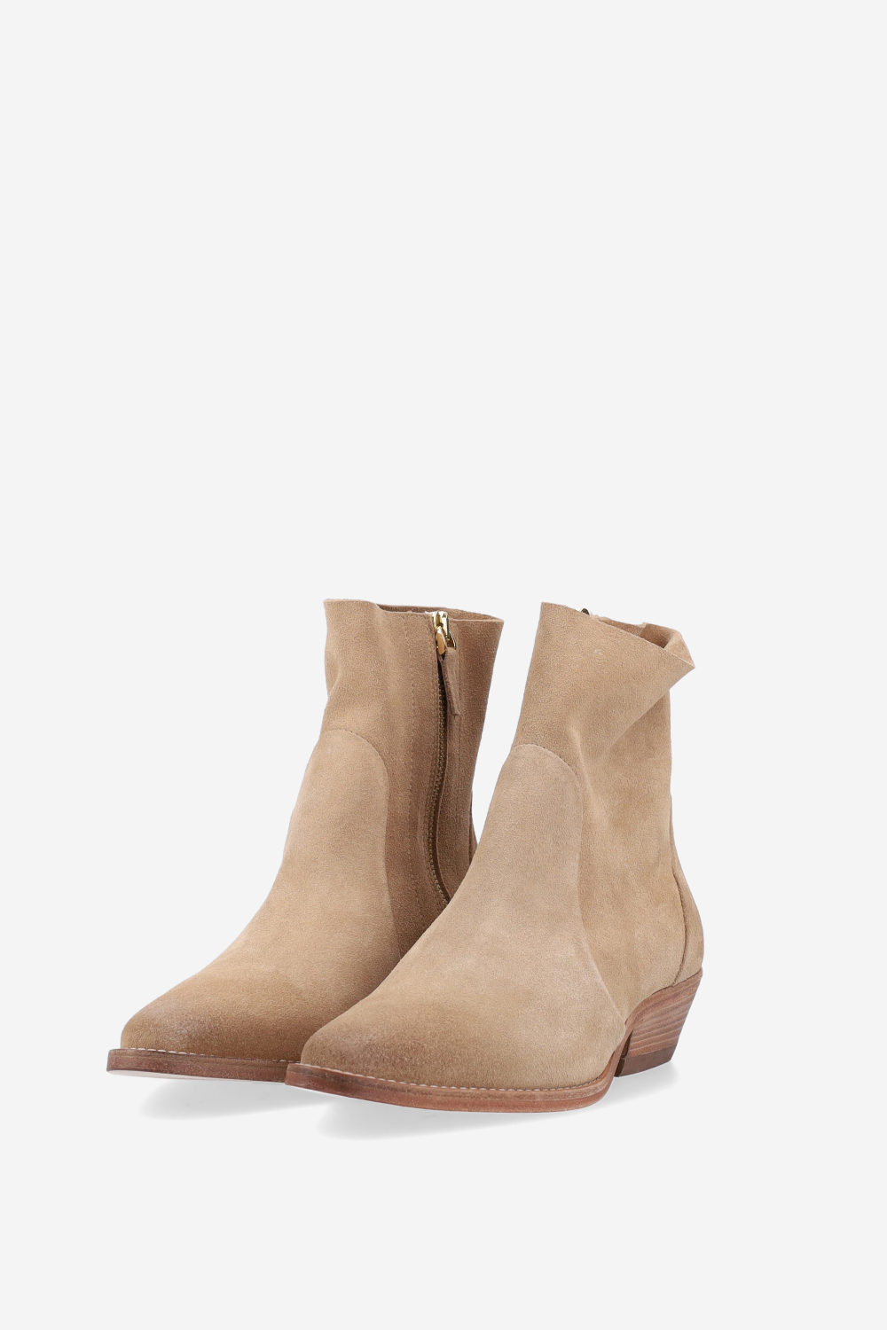 Pointed-toe suede ankle boots