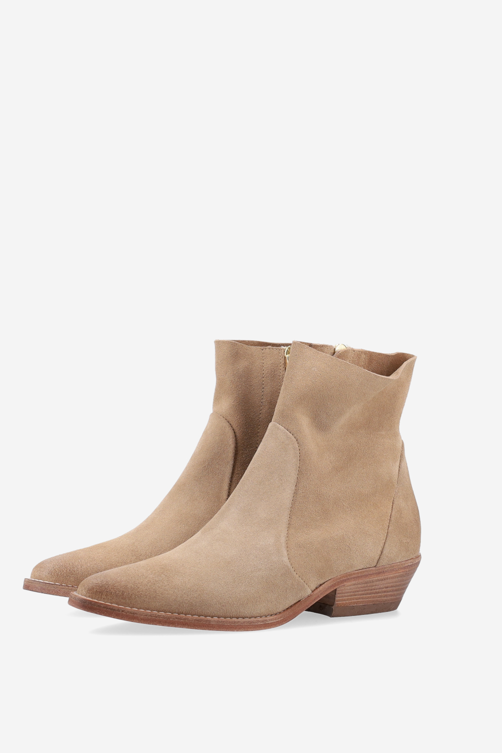 Pointed-toe suede ankle boots