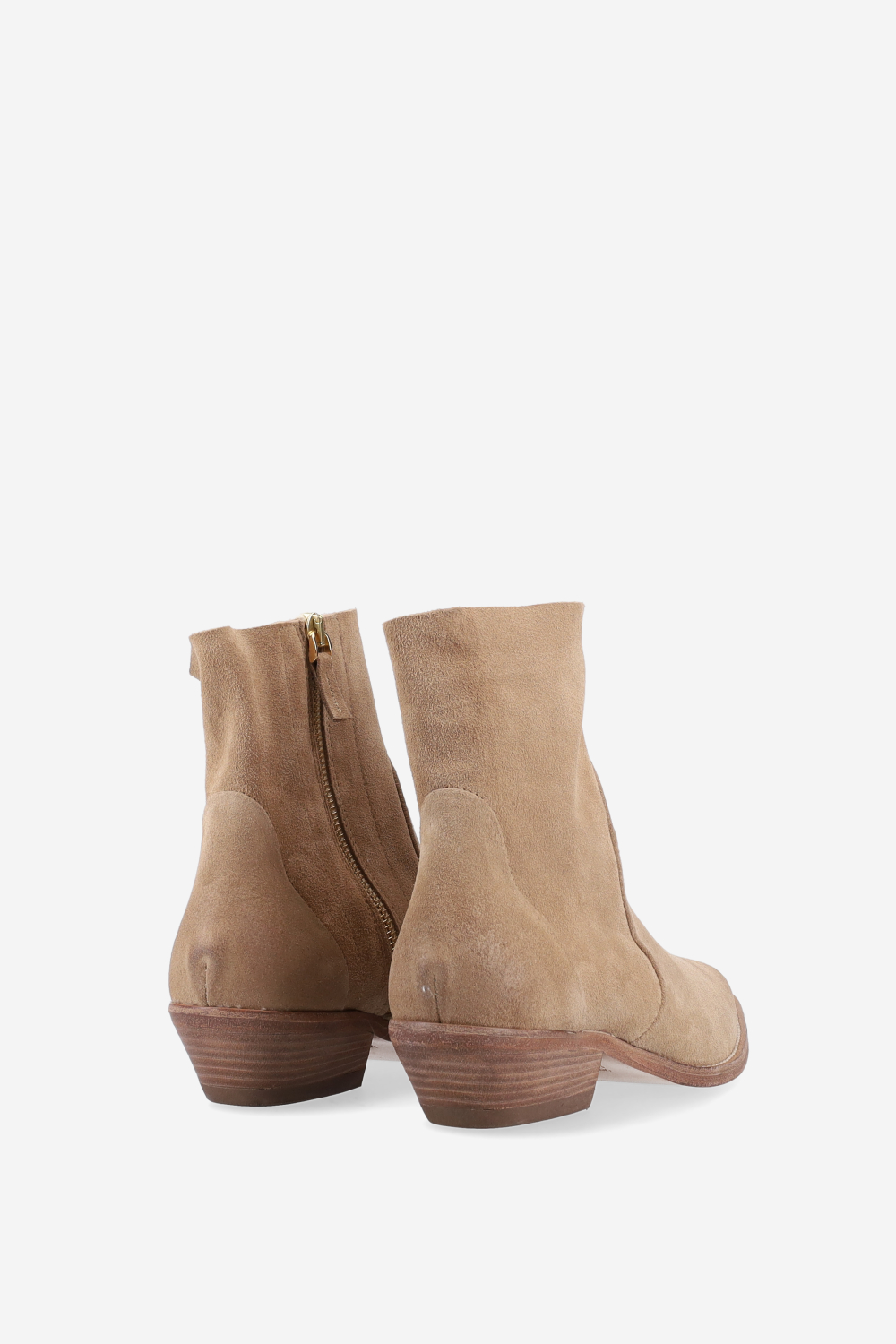 Pointed-toe suede ankle boots