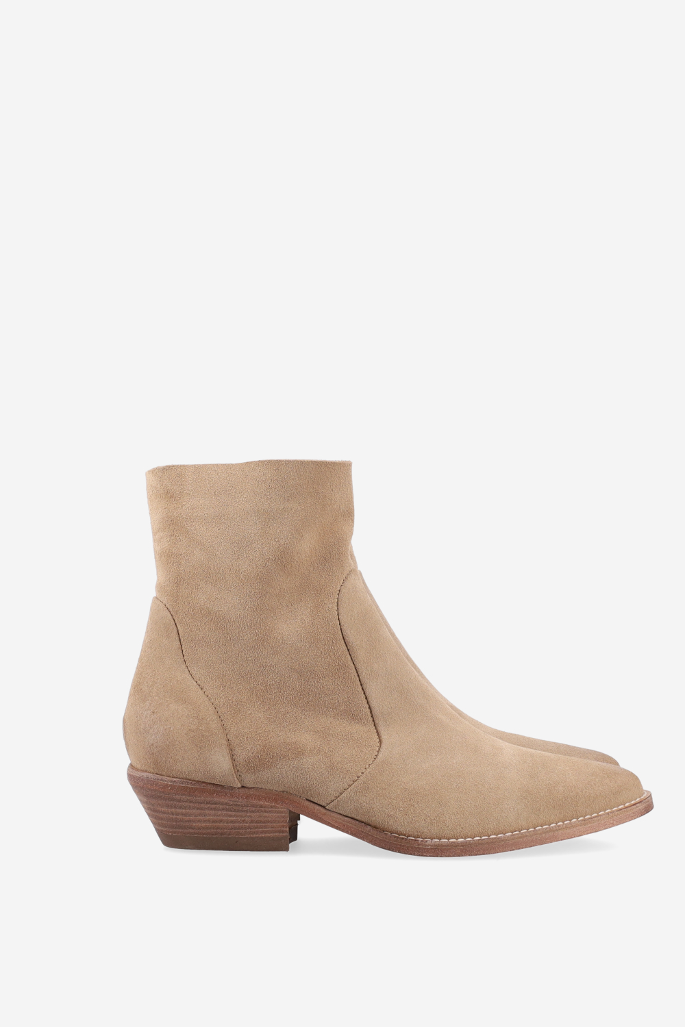 Pointed-toe suede ankle boots