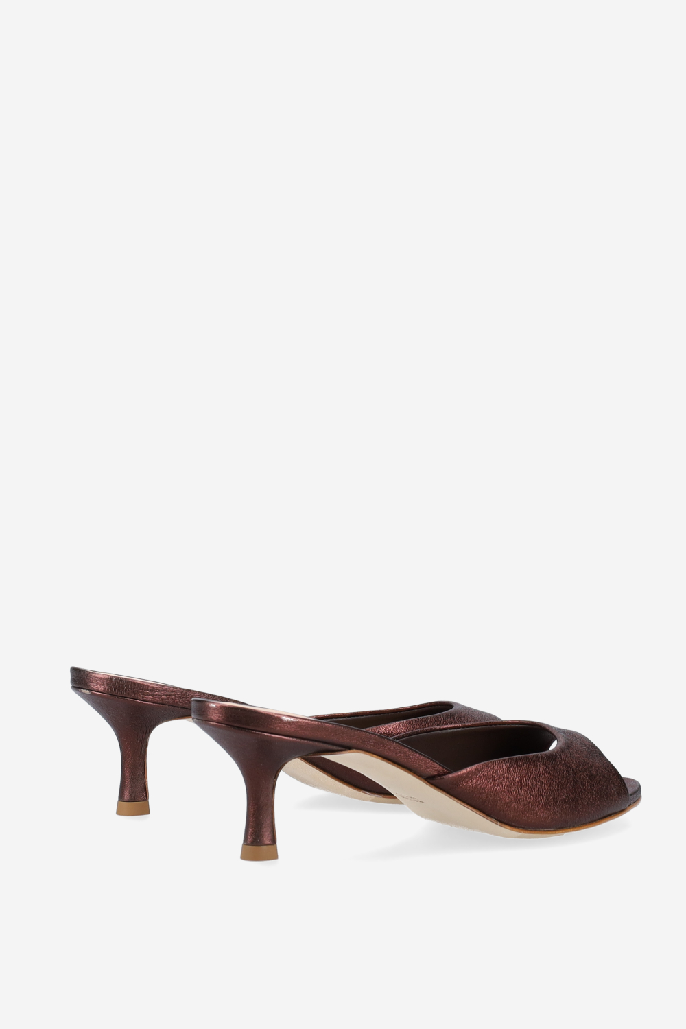 Pointed-toe metallic leather sandals