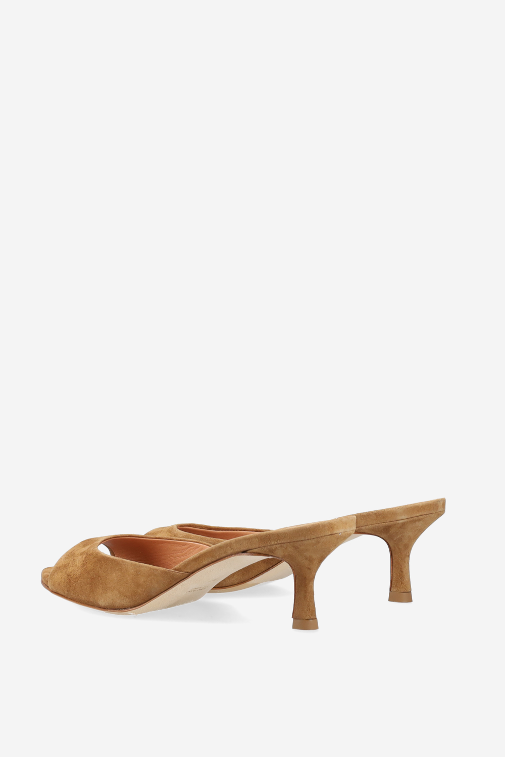 Pointed-toe suede sandals