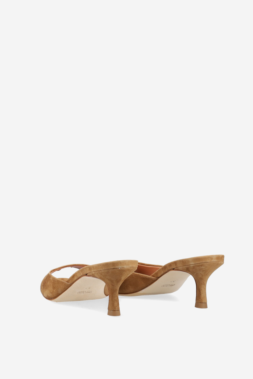 Pointed-toe suede sandals