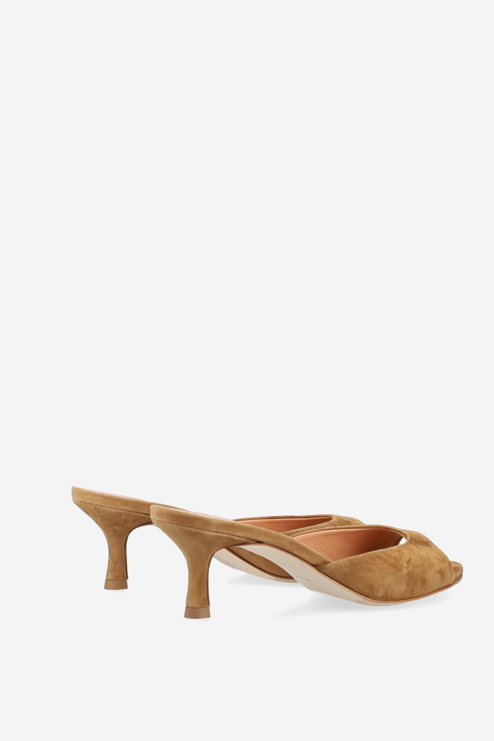 Pointed-toe suede sandals