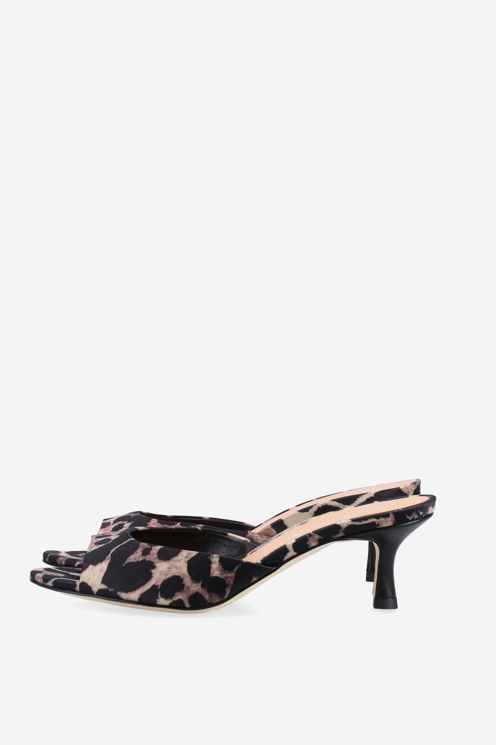 Pointed-toe satin sandals